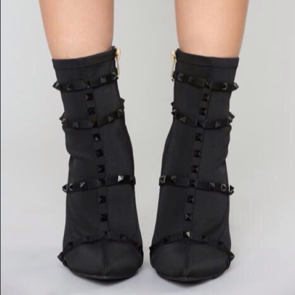 🔥FASHION NOVA black studded mesh booties